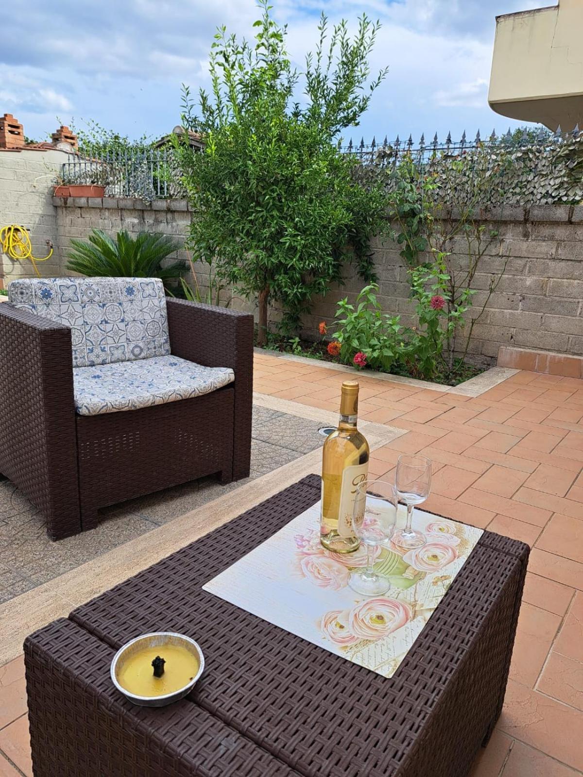 Apartment Roma Tor Vergata Con Giardino エクステリア 写真