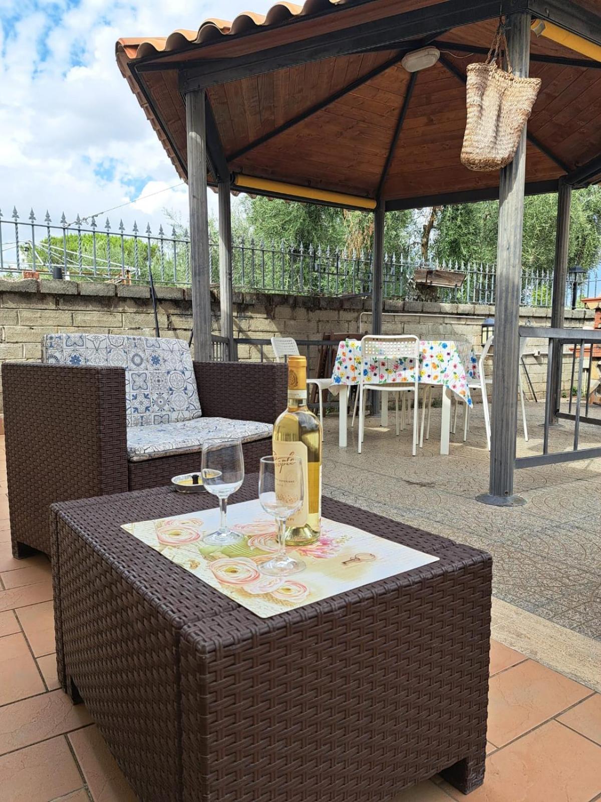 Apartment Roma Tor Vergata Con Giardino エクステリア 写真